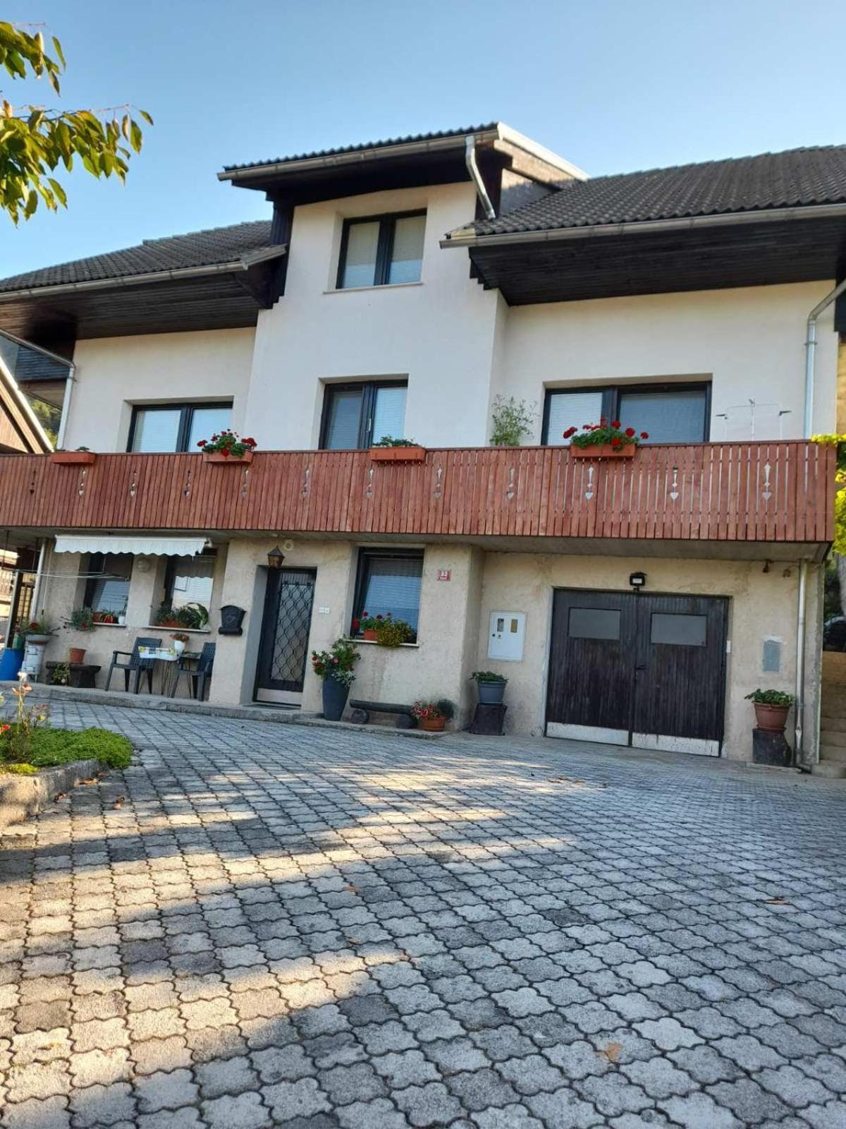 Apartment Katrin Zirovnica Exterior photo
